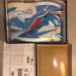 OFFWHITE x Air Jordan 1  Retro High OG "UNC"